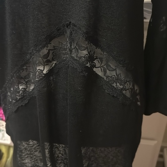 Charming Charlie, black tunic length three-quarter sleeve top with lace detail - Picture 2 of 11